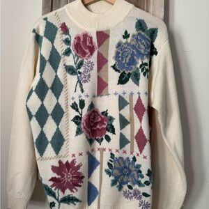 Vintage Women's Floral Knit Sweater in Cream, blue and mauve Large